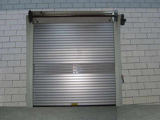 硬質(zhì)快速門